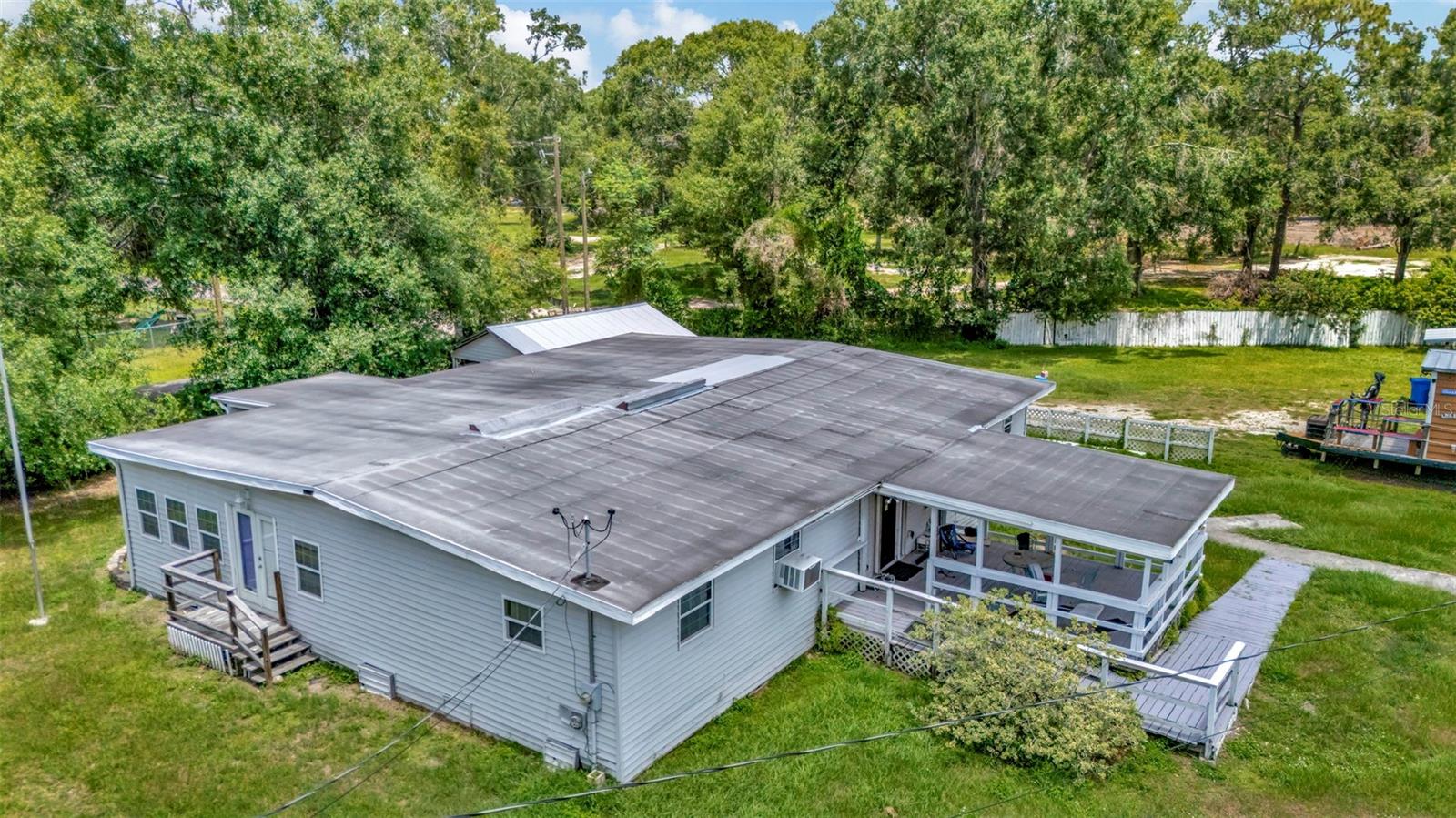 Image 9 of 12 For 8001 Meadowview Circle