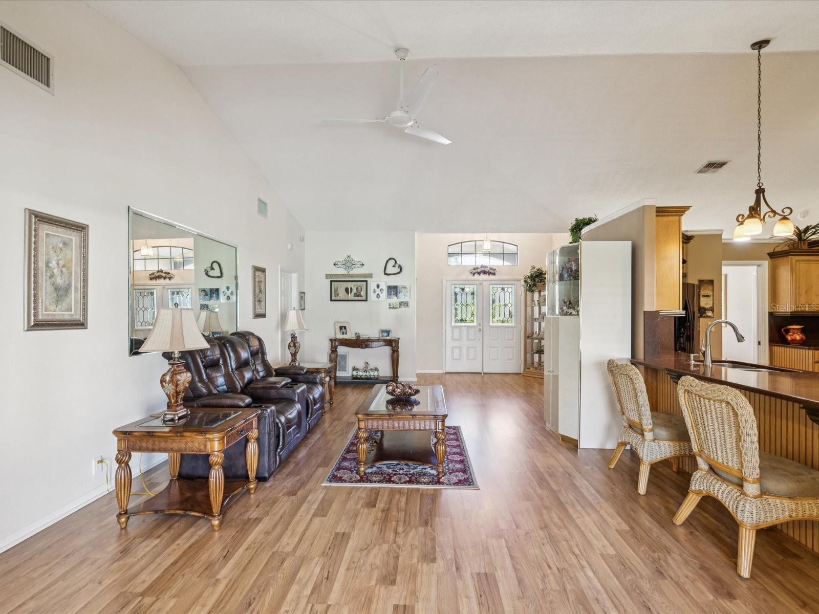 Listing photo id 10 for 8401 Pavilion Drive