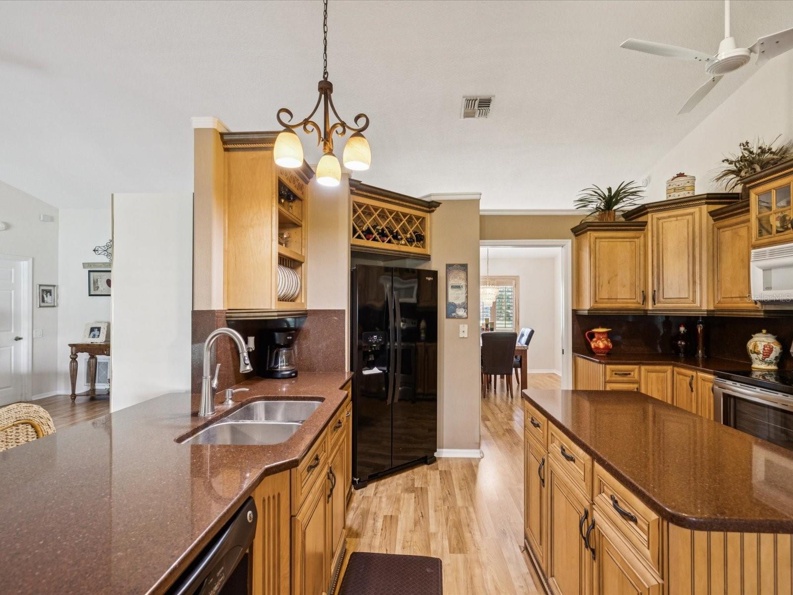 Listing photo id 12 for 8401 Pavilion Drive