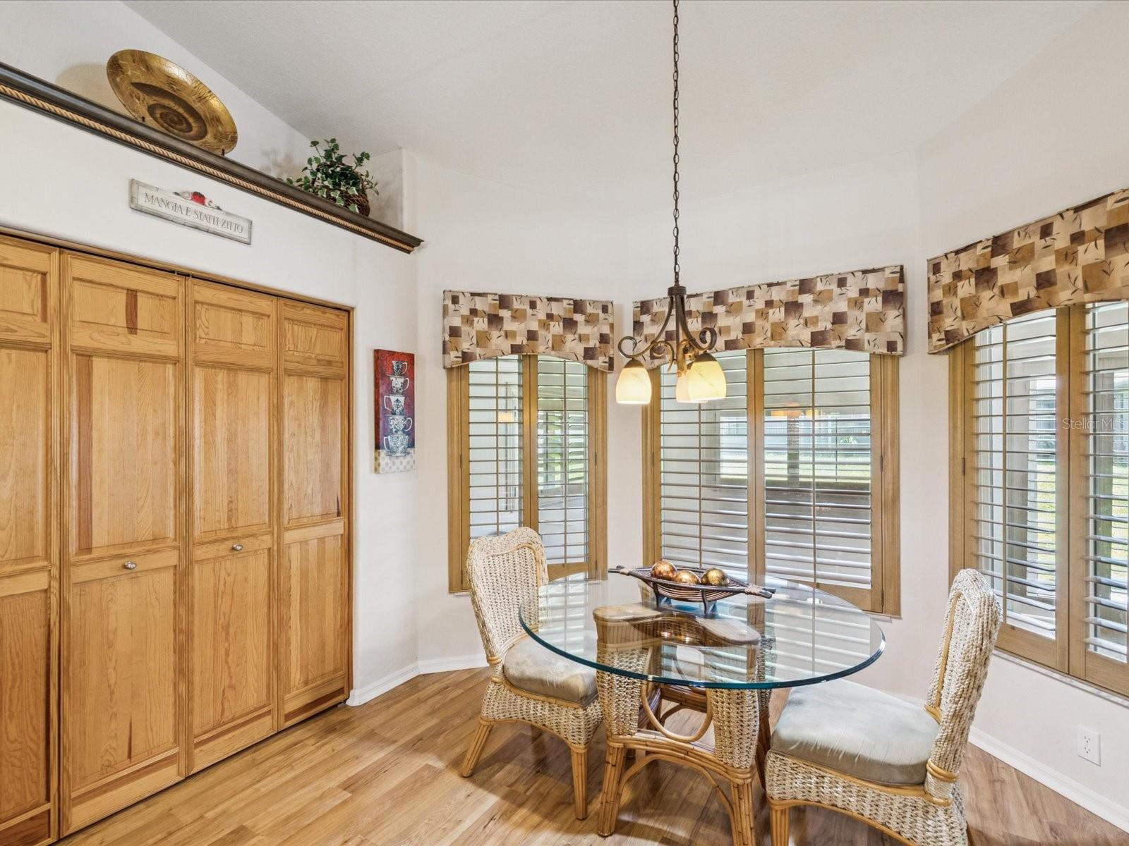 Listing photo id 18 for 8401 Pavilion Drive