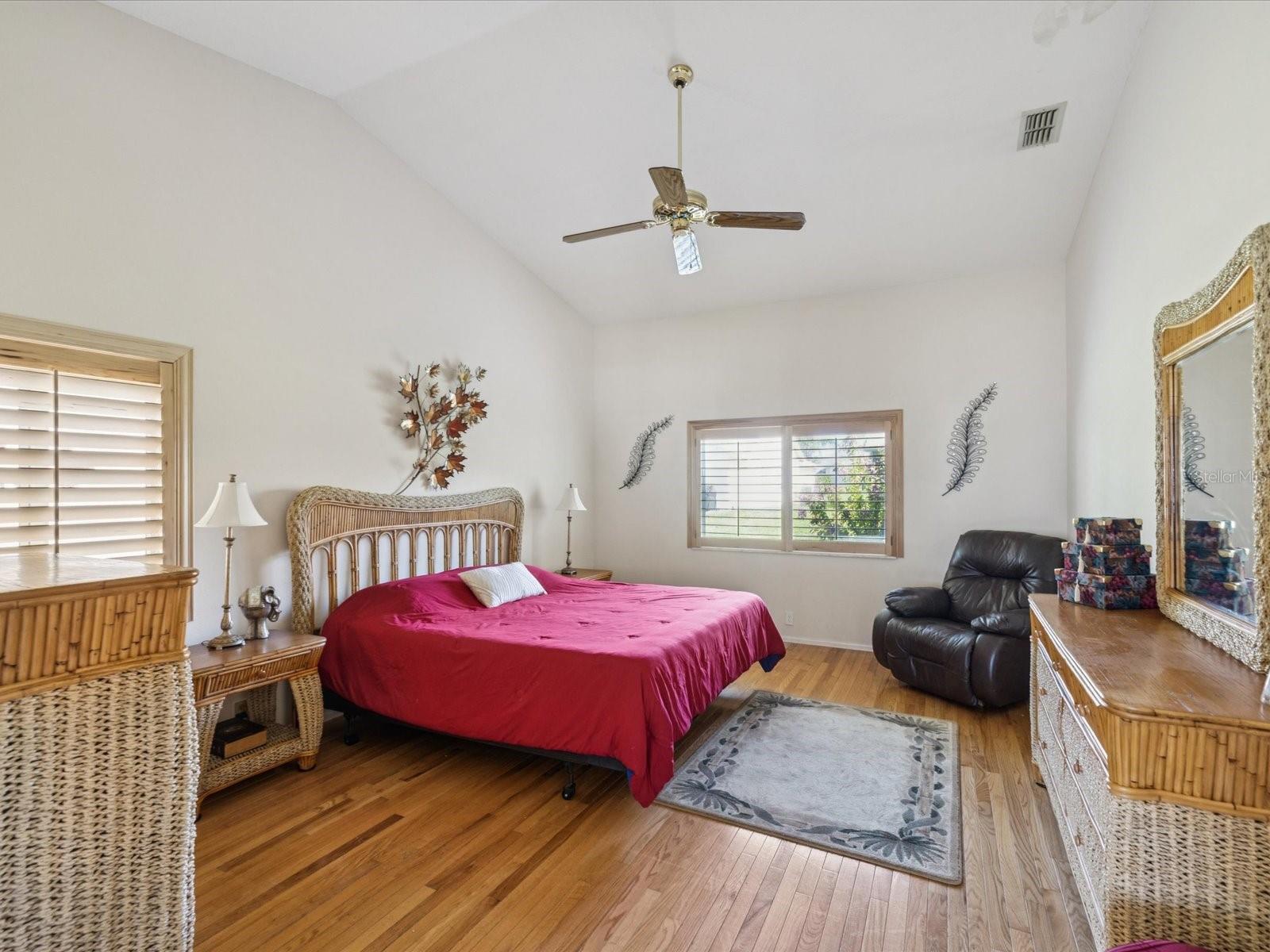 Listing photo id 19 for 8401 Pavilion Drive
