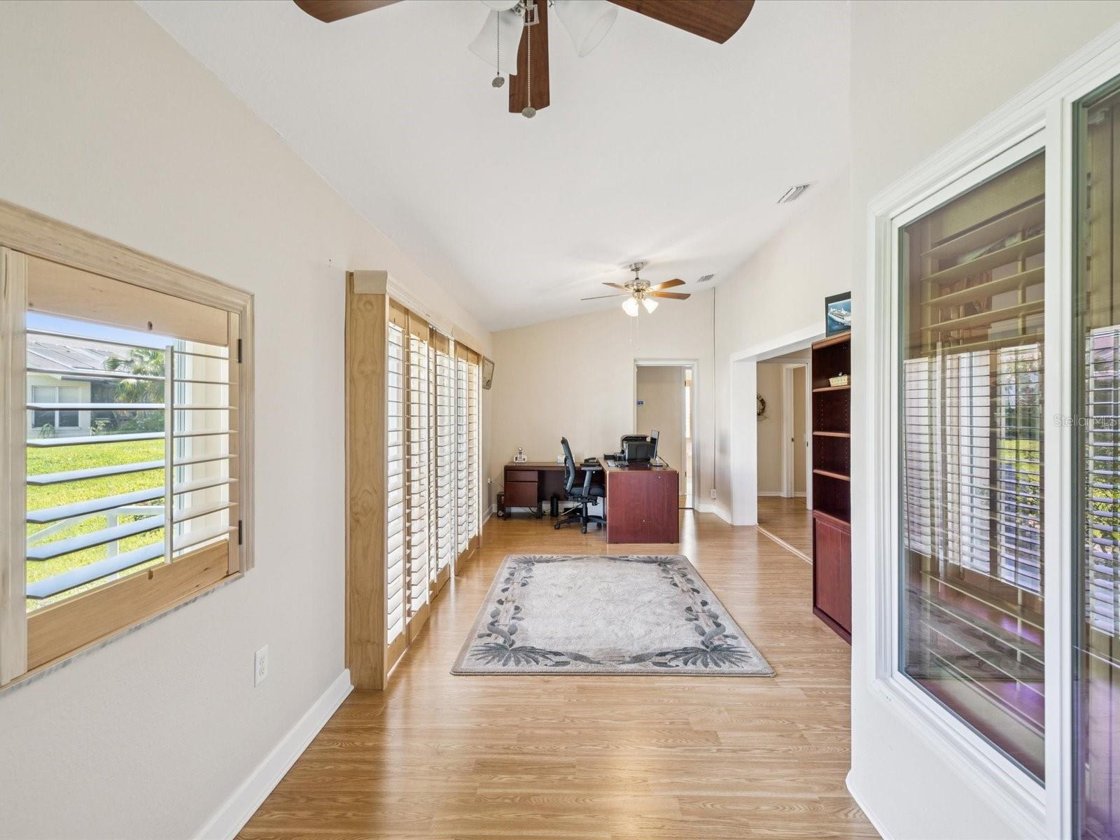 Listing photo id 30 for 8401 Pavilion Drive