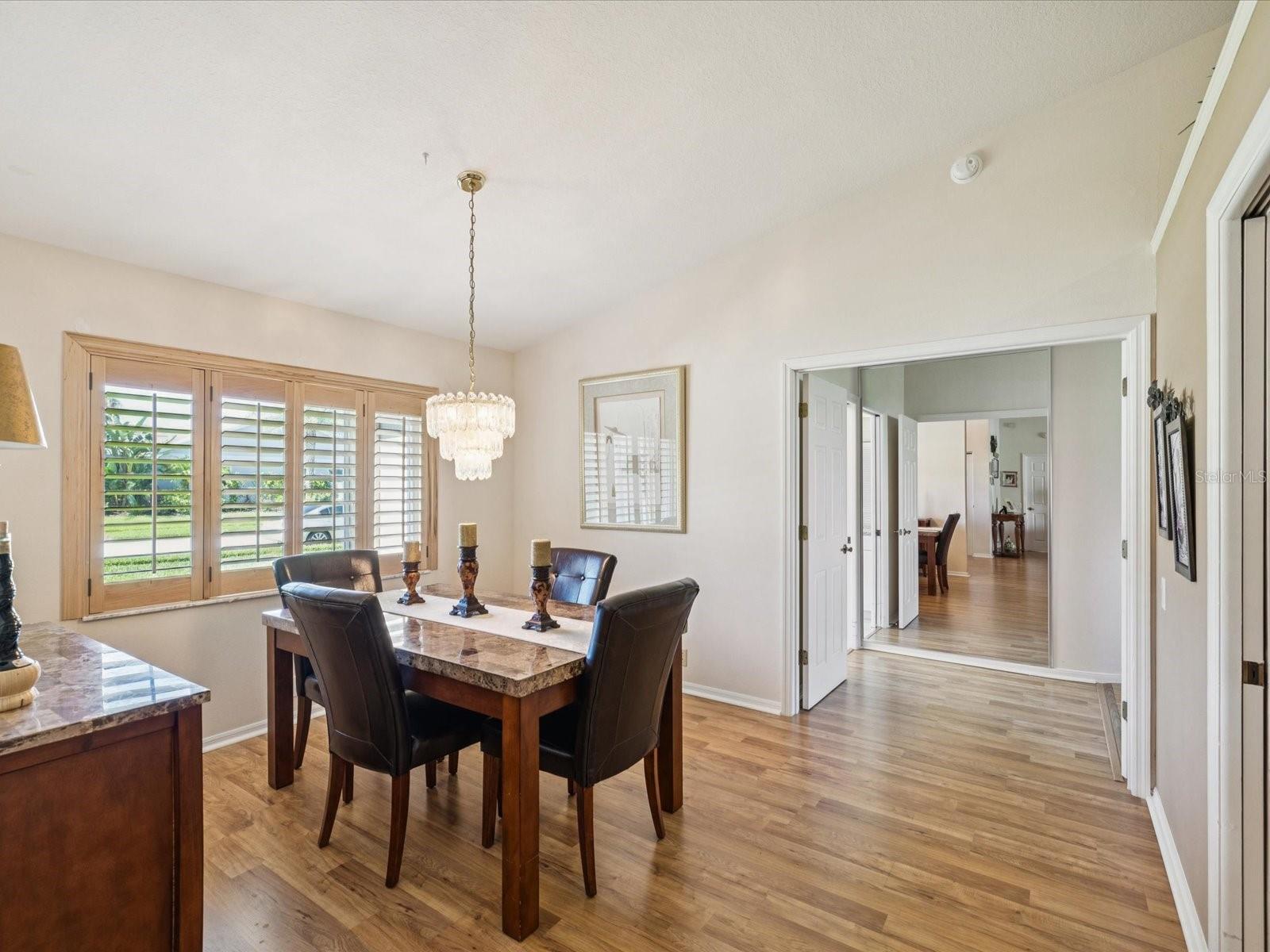Listing photo id 5 for 8401 Pavilion Drive