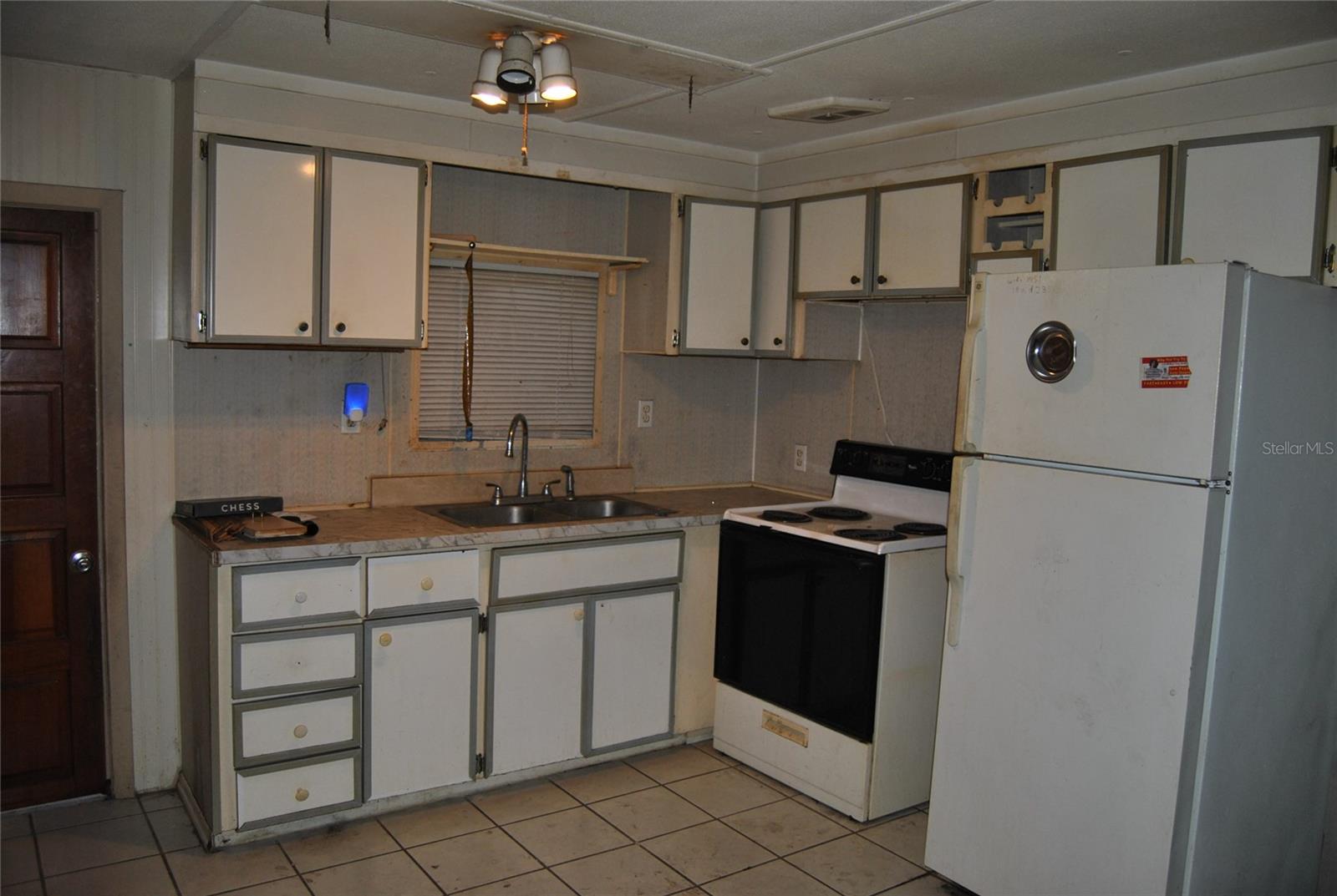 Image 6 of 22 For 12437 Parkwood Street