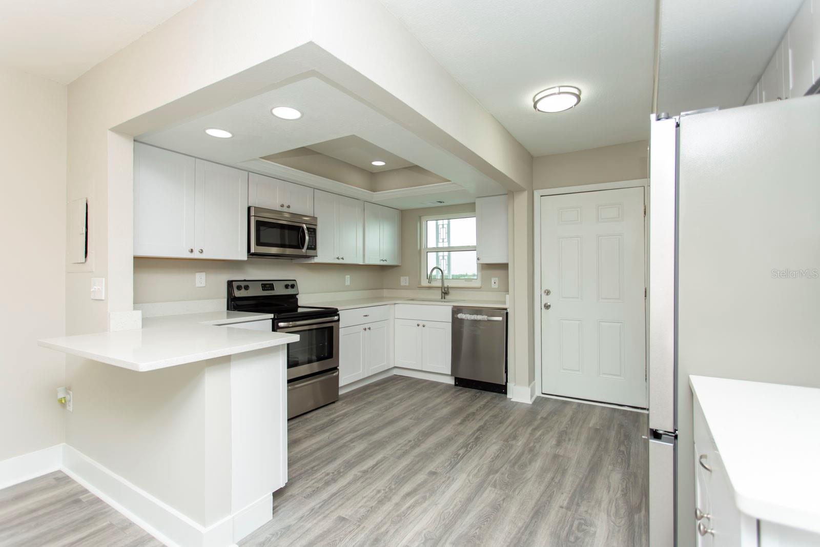 Image 10 of 65 For 4939 Floramar Terrace 812