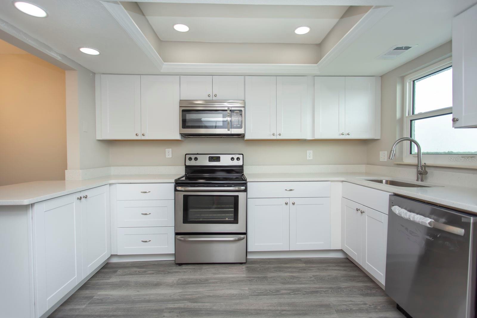 Image 11 of 65 For 4939 Floramar Terrace 812