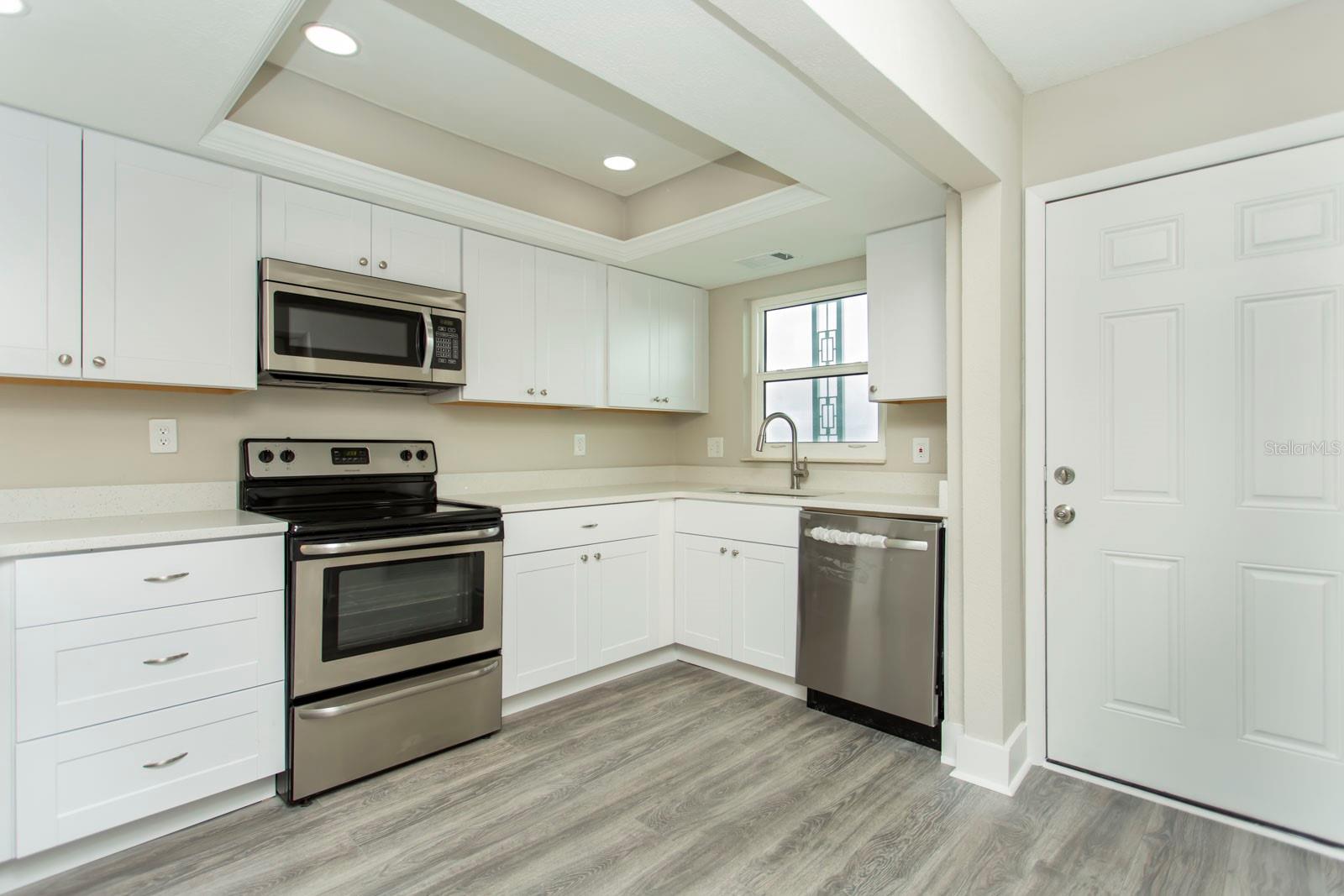 Image 12 of 65 For 4939 Floramar Terrace 812