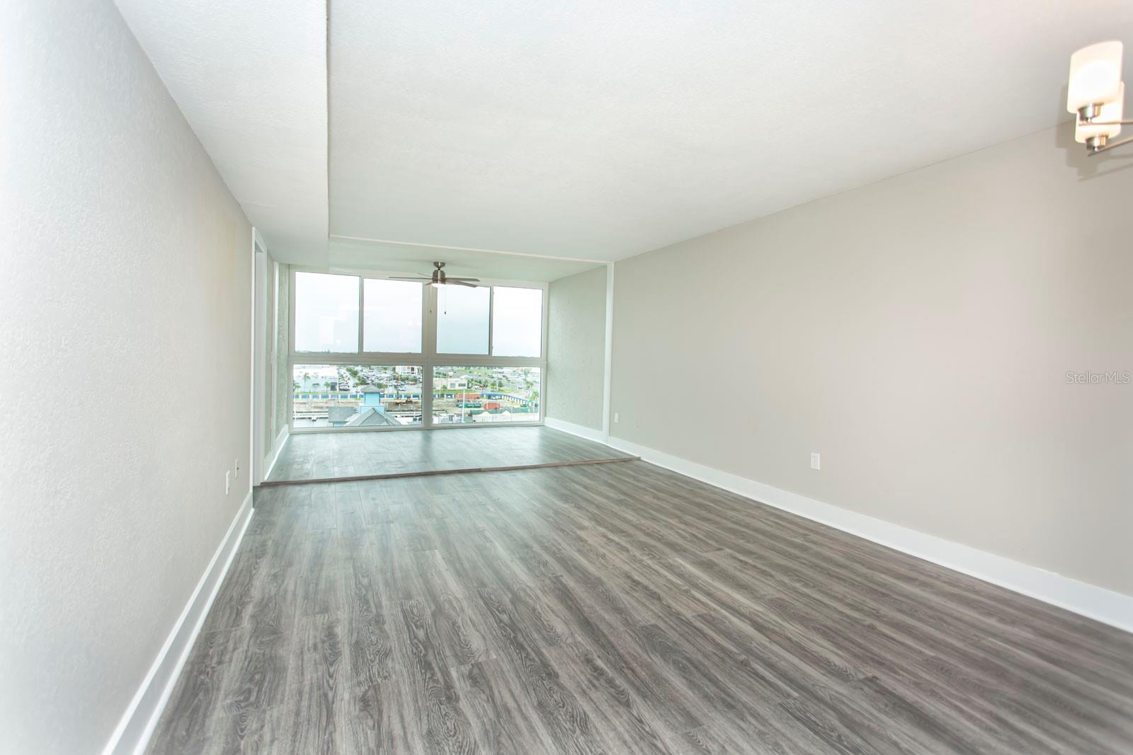 Image 17 of 65 For 4939 Floramar Terrace 812