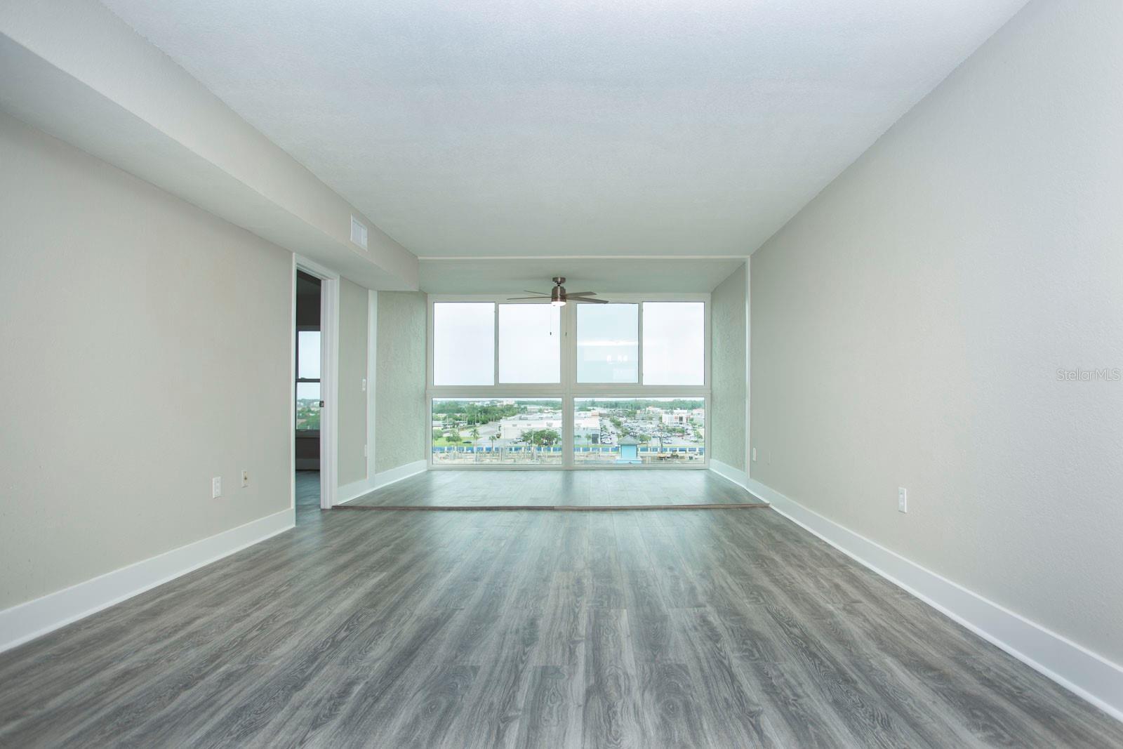 Image 22 of 65 For 4939 Floramar Terrace 812