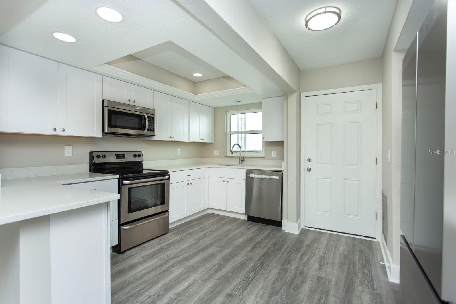 Image 6 of 65 For 4939 Floramar Terrace 812