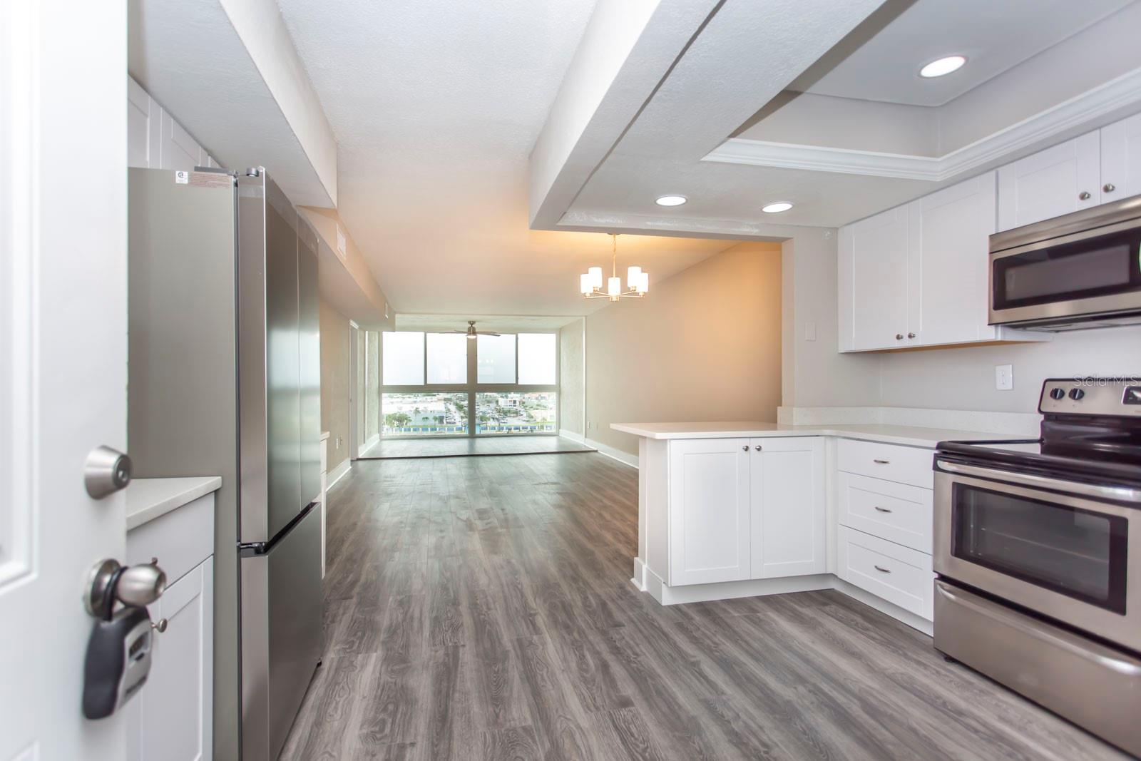 Image 7 of 65 For 4939 Floramar Terrace 812