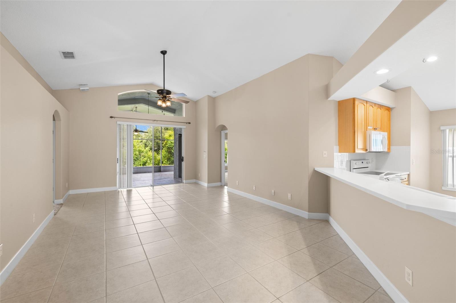 Image 22 of 36 For 252 Arbor Woods Circle