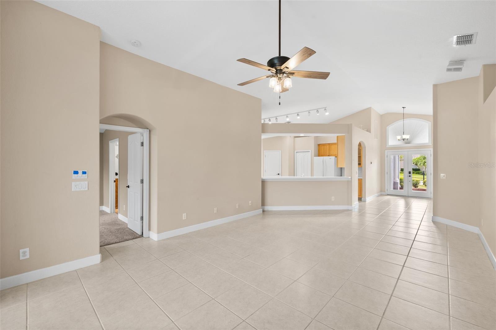 Image 23 of 36 For 252 Arbor Woods Circle