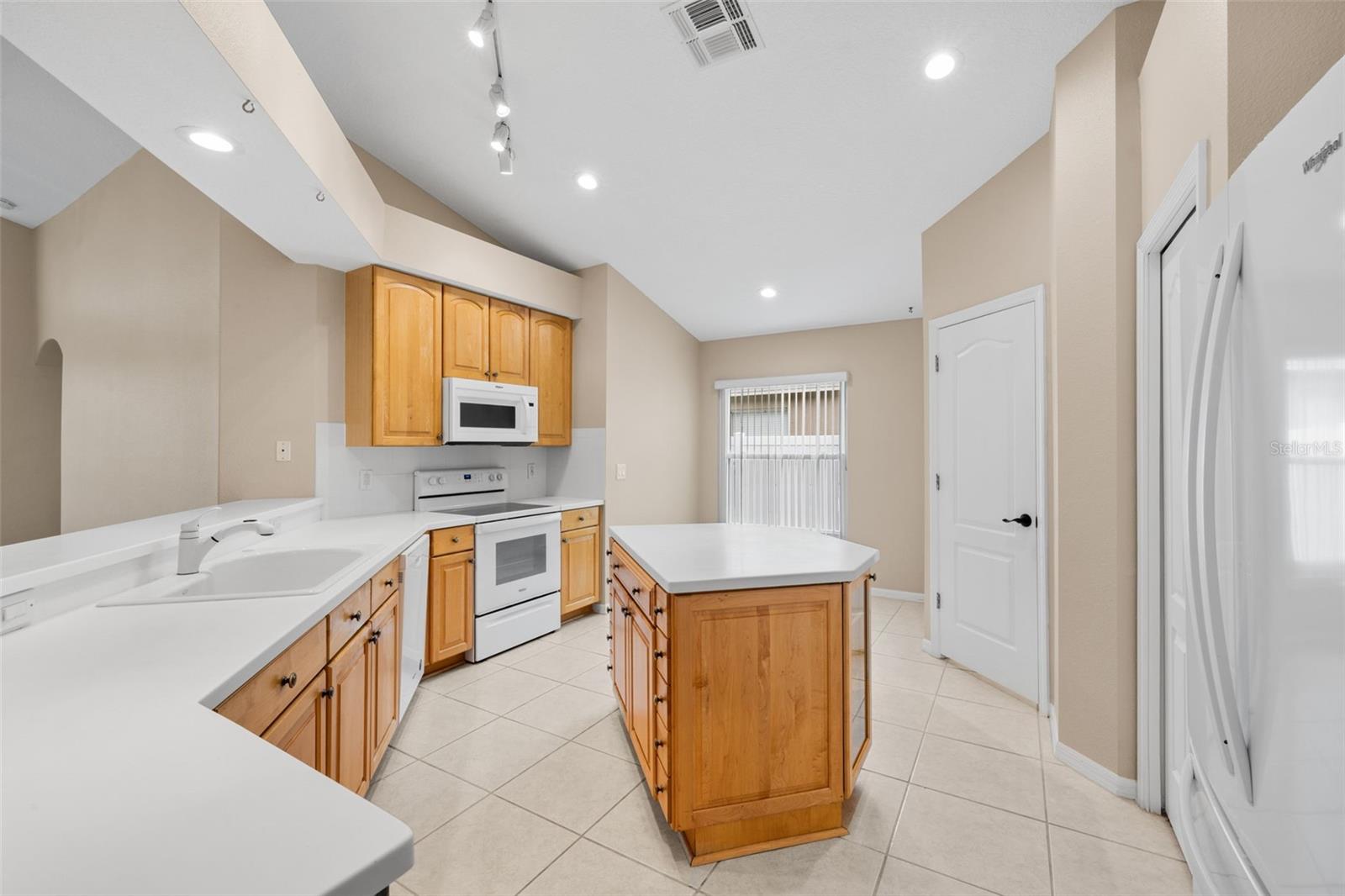 Image 9 of 36 For 252 Arbor Woods Circle