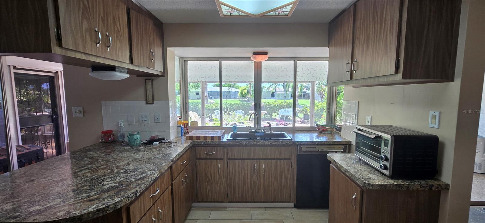 Image 20 of 42 For 10211 Oleander Drive