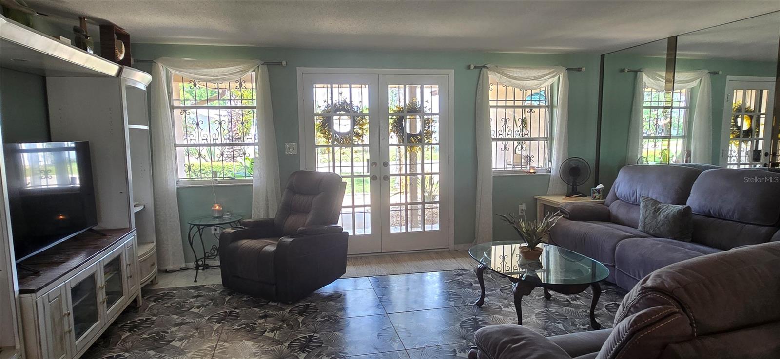 Image 8 of 42 For 10211 Oleander Drive
