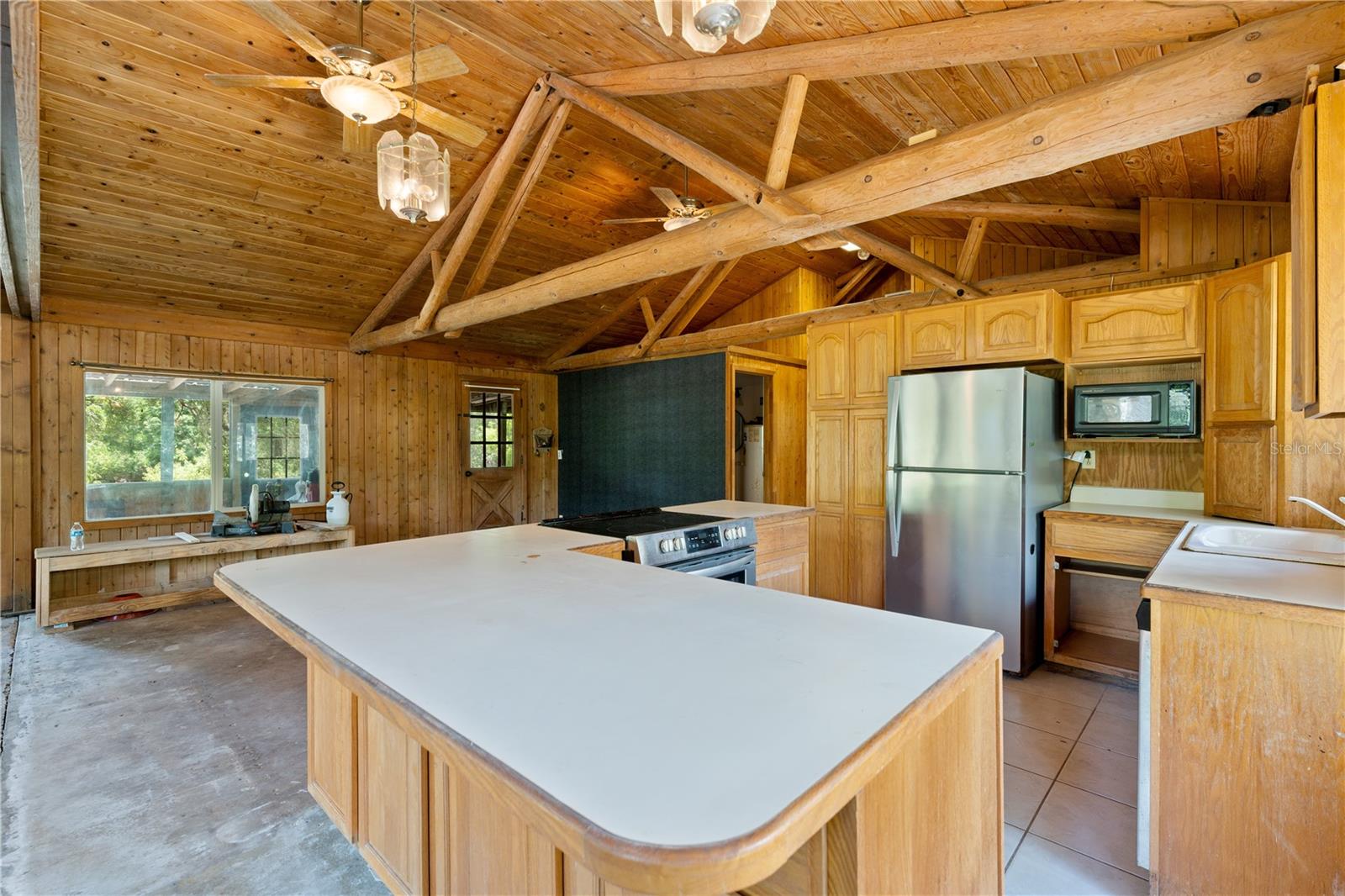 Image 15 of 52 For 6410 Amelia Lane