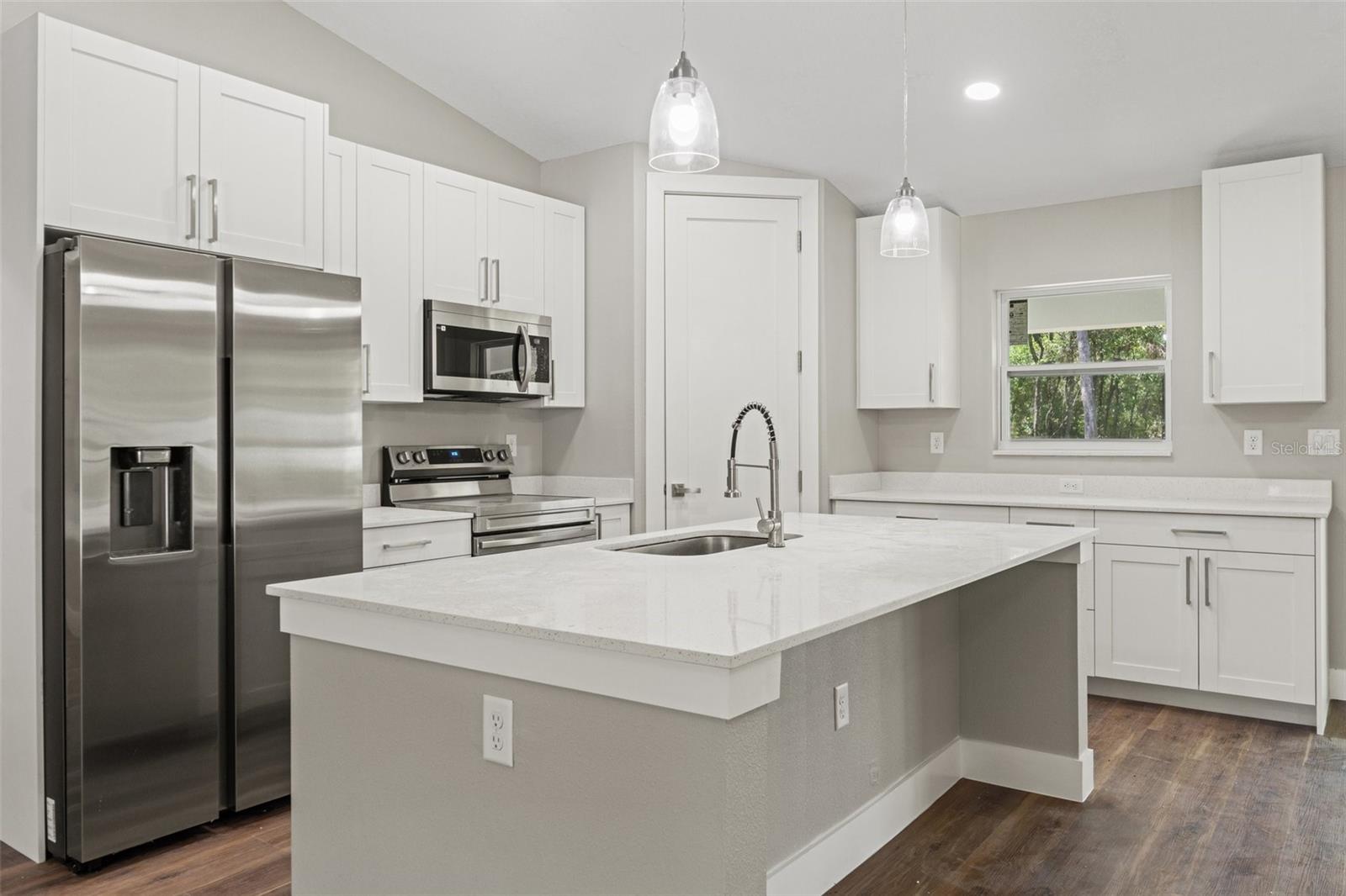 Image 14 of 34 For 8782 Sandree Drive