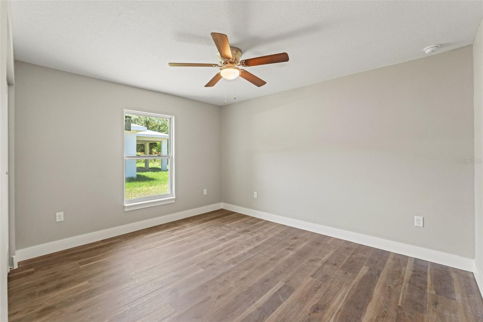 Image 26 of 34 For 8782 Sandree Drive