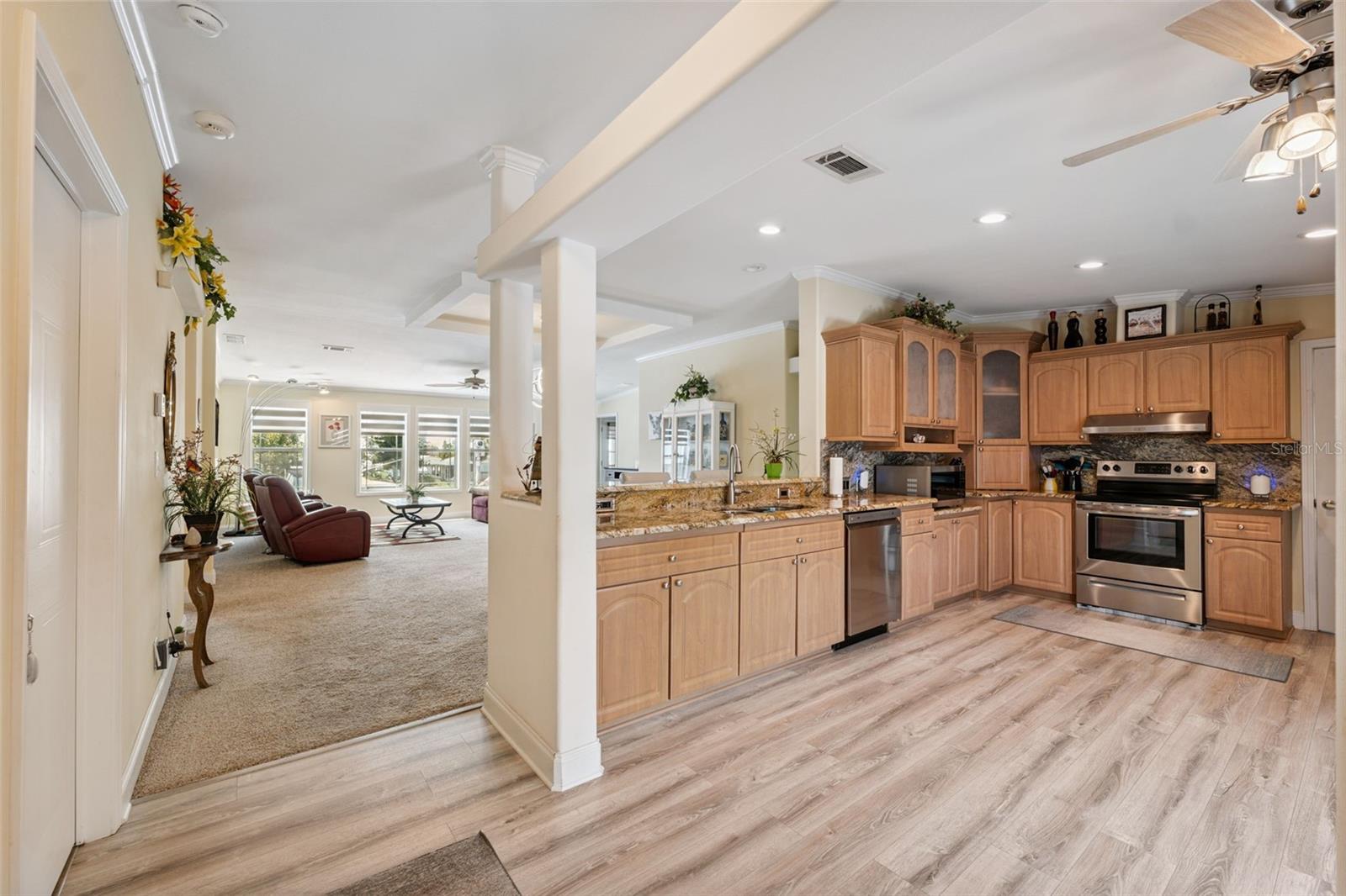 Image 4 of 66 For 13027 Beacon Court