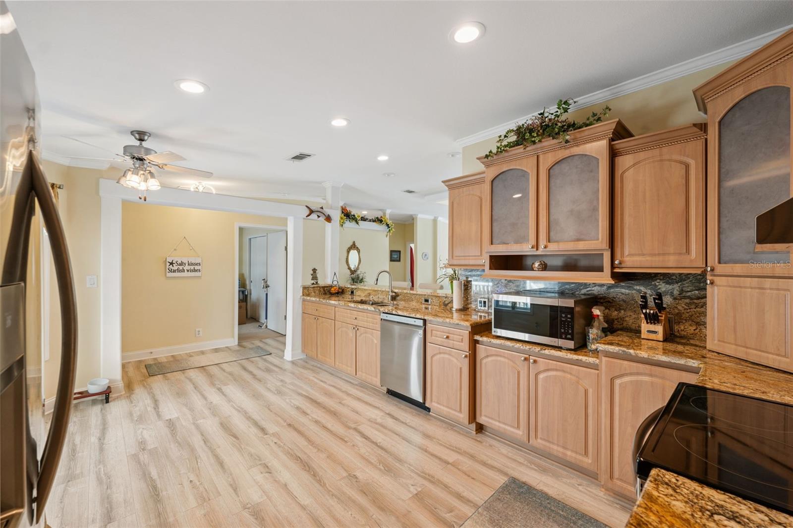 Image 7 of 66 For 13027 Beacon Court