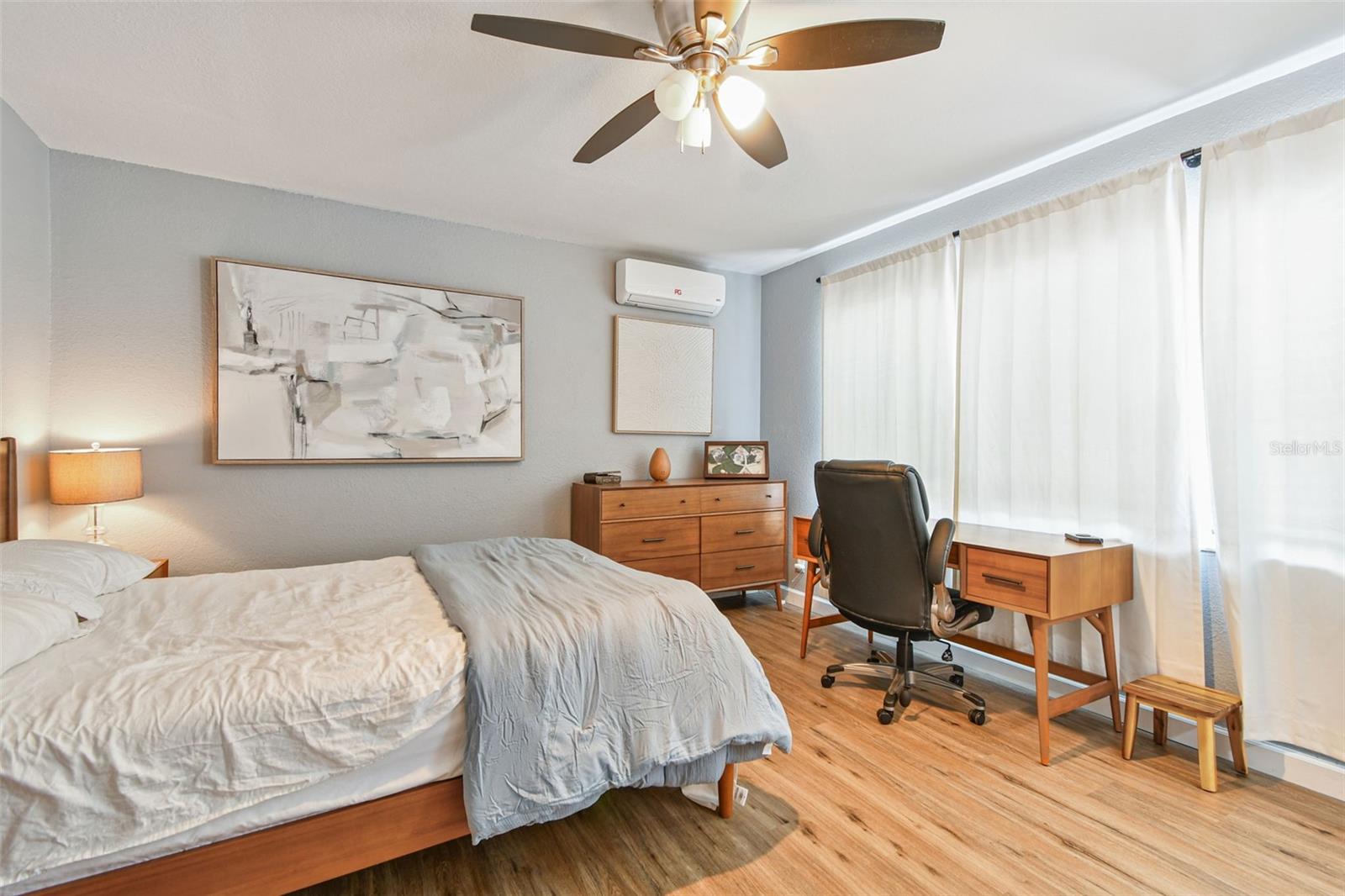 Image 26 of 71 For 4007 Renellie Drive