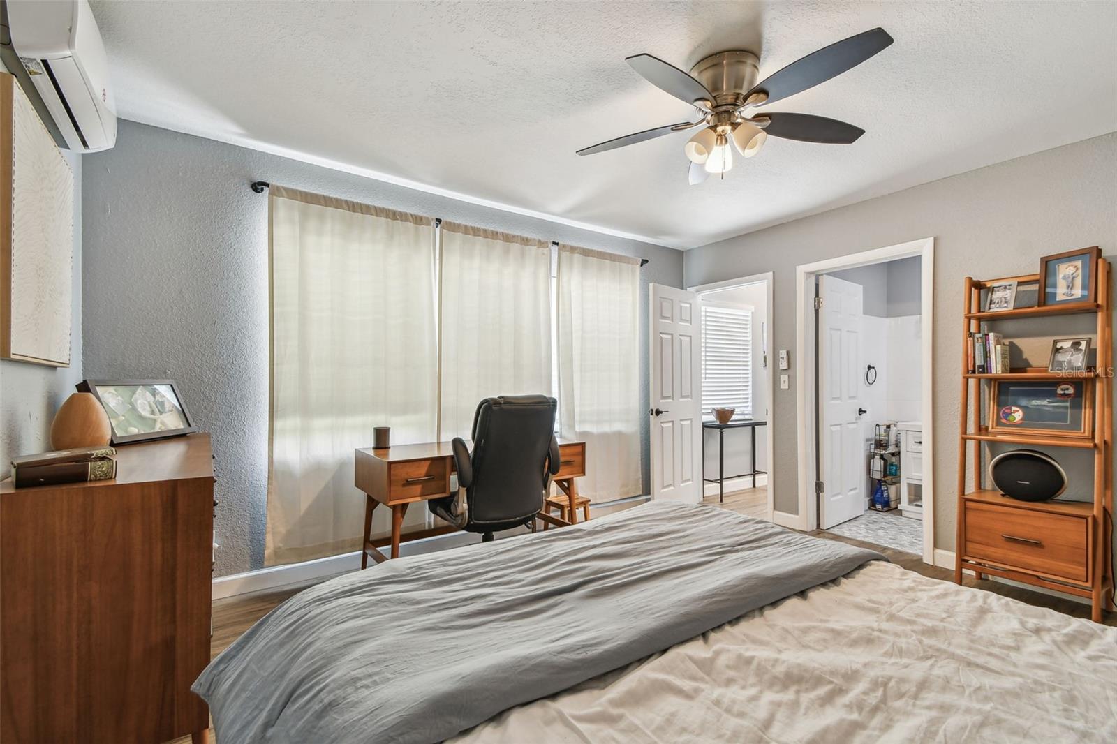 Image 28 of 71 For 4007 Renellie Drive