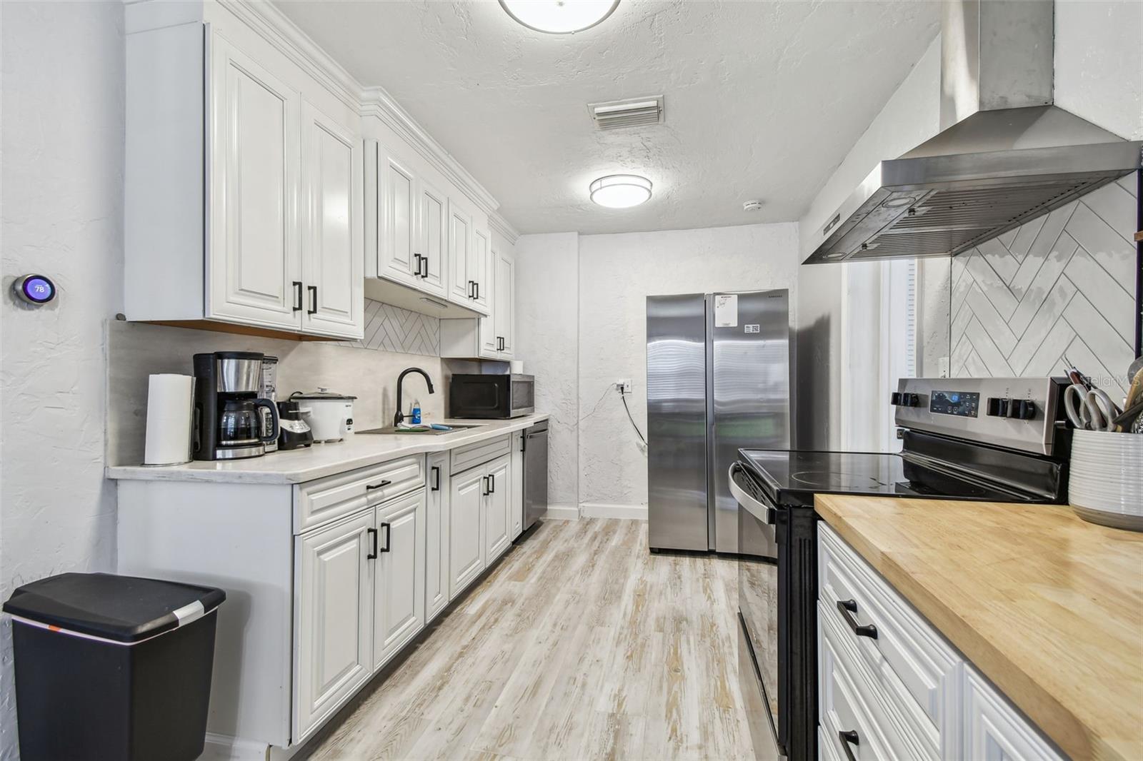 Image 36 of 71 For 4007 Renellie Drive