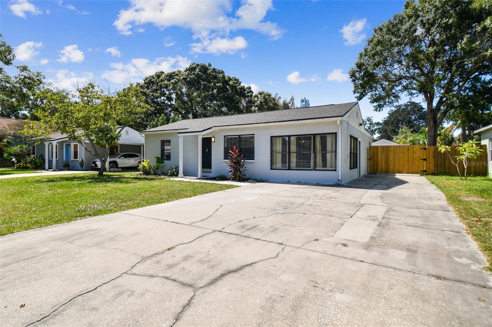 Image 4 of 71 For 4007 Renellie Drive