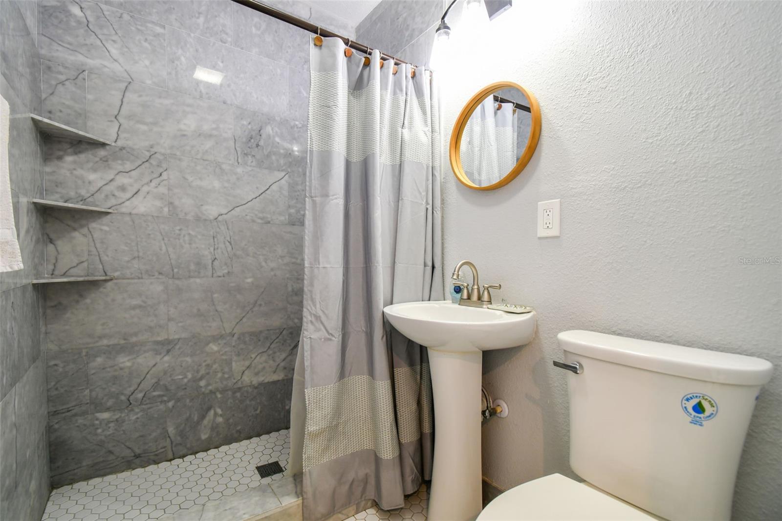 Image 46 of 71 For 4007 Renellie Drive