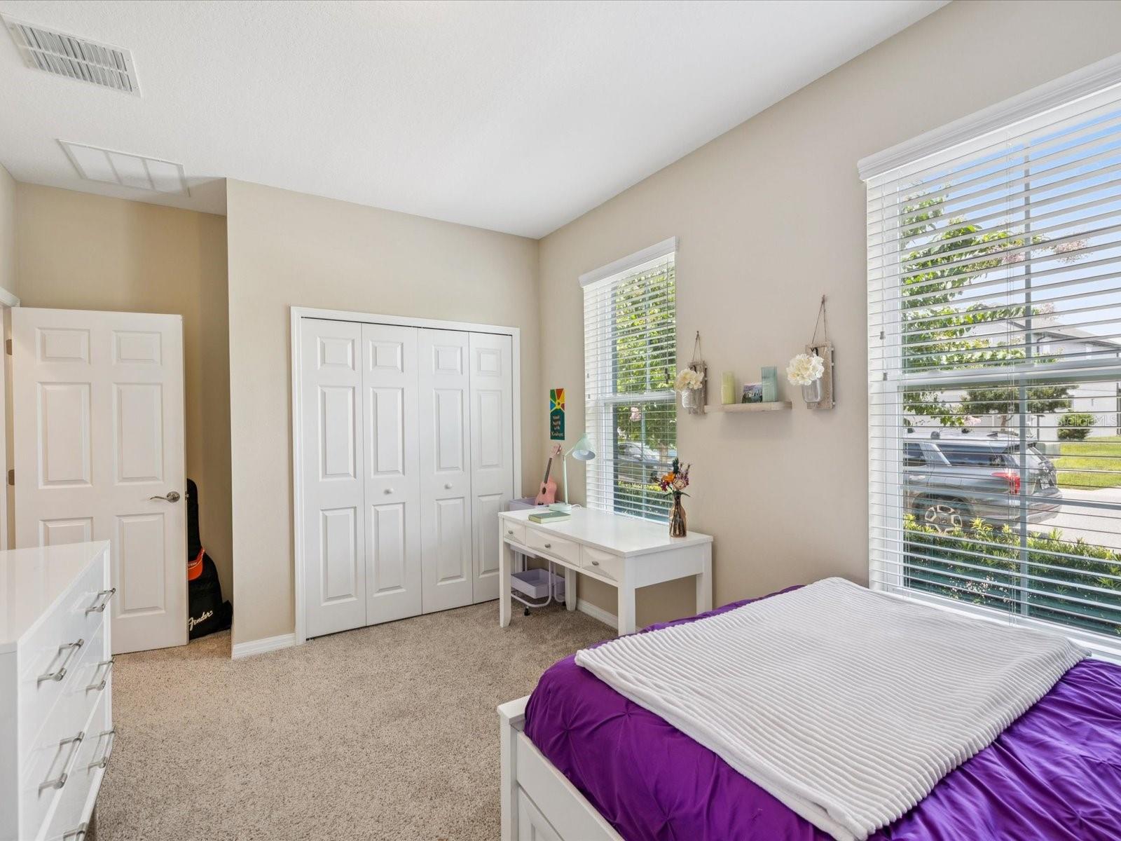 Listing photo id 11 for 3897 Villamore Lane