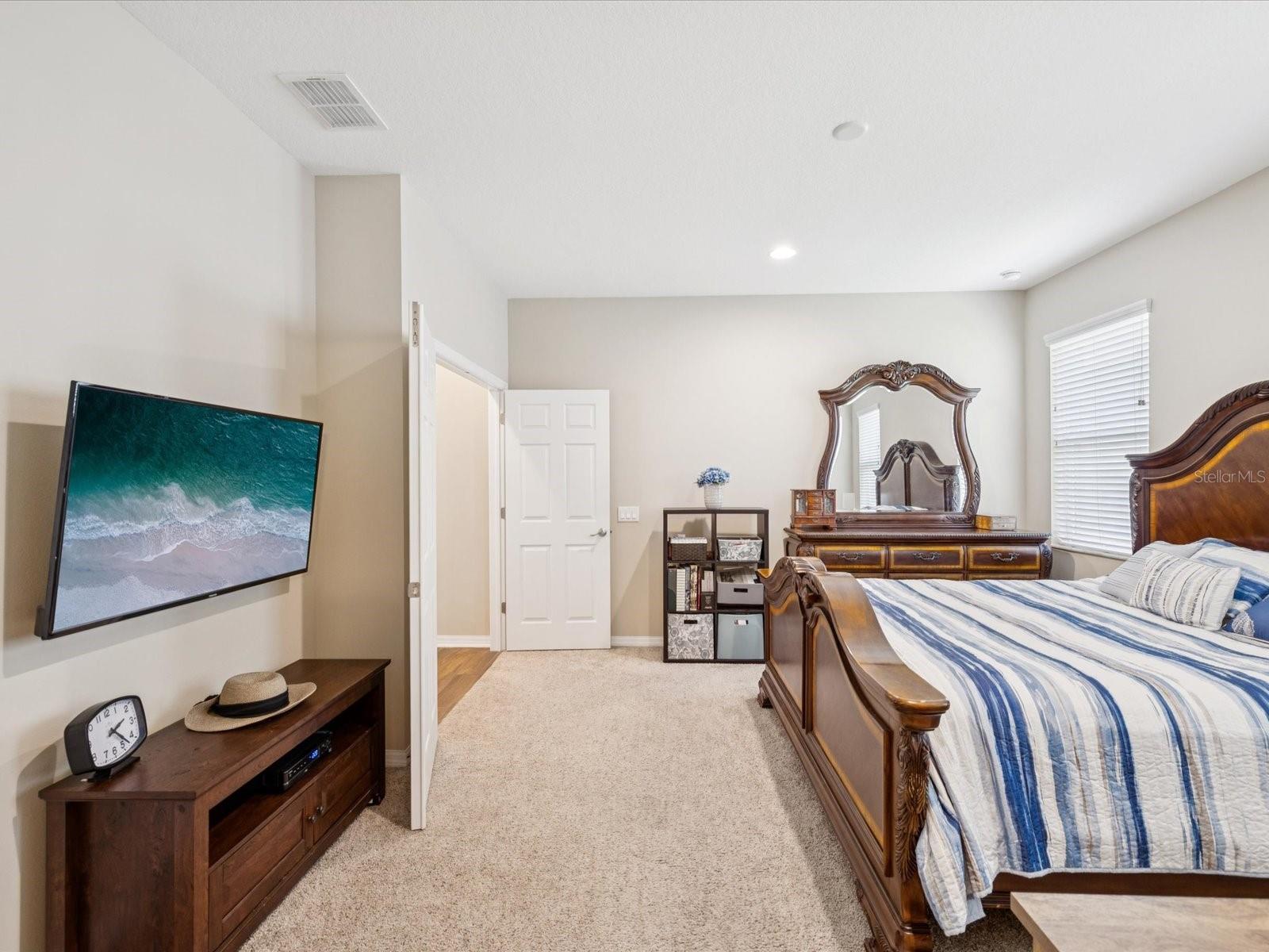 Listing photo id 18 for 3897 Villamore Lane