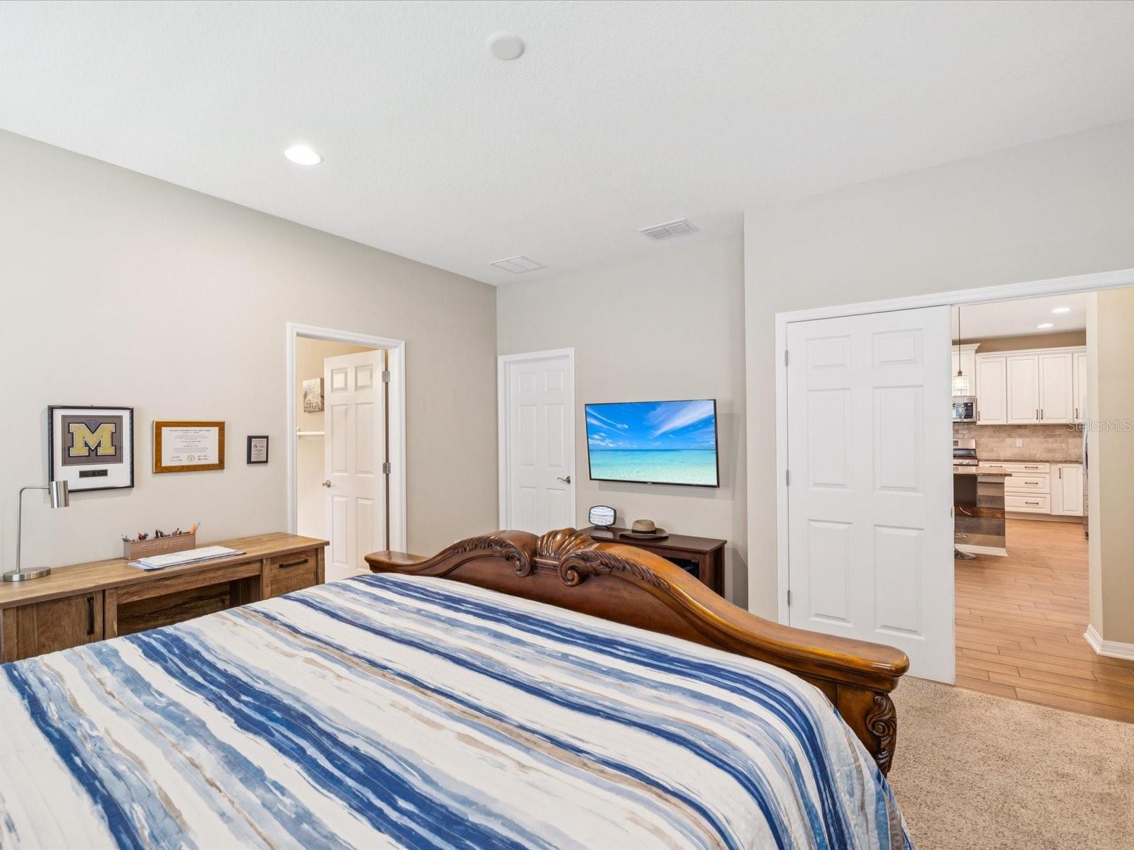 Listing photo id 22 for 3897 Villamore Lane