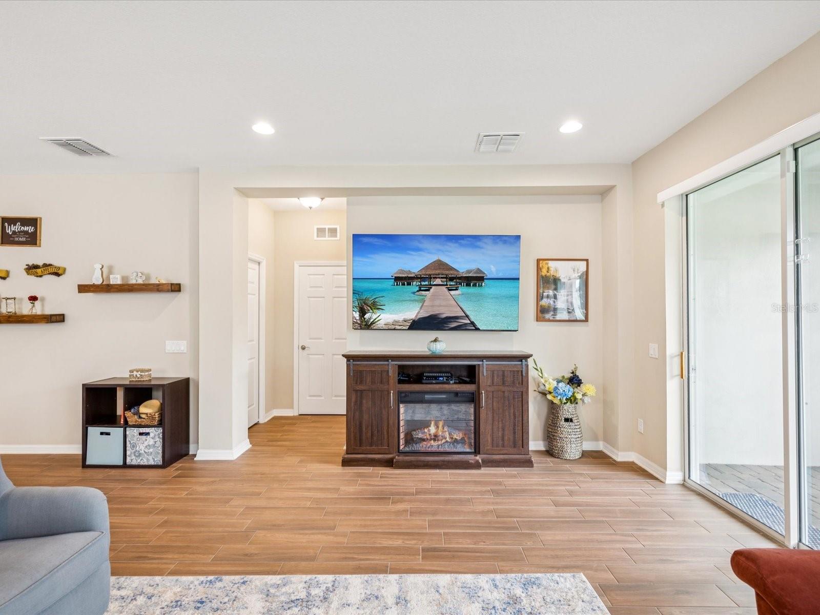 Listing photo id 30 for 3897 Villamore Lane