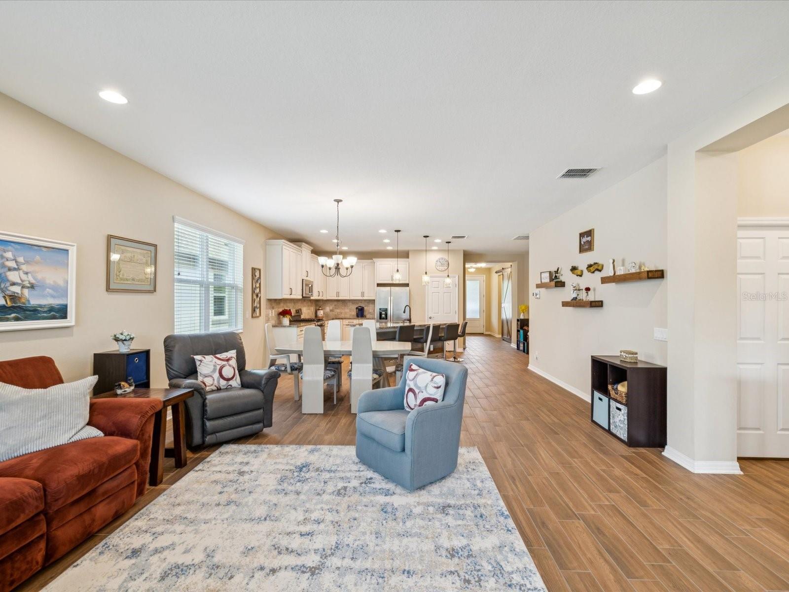 Listing photo id 31 for 3897 Villamore Lane