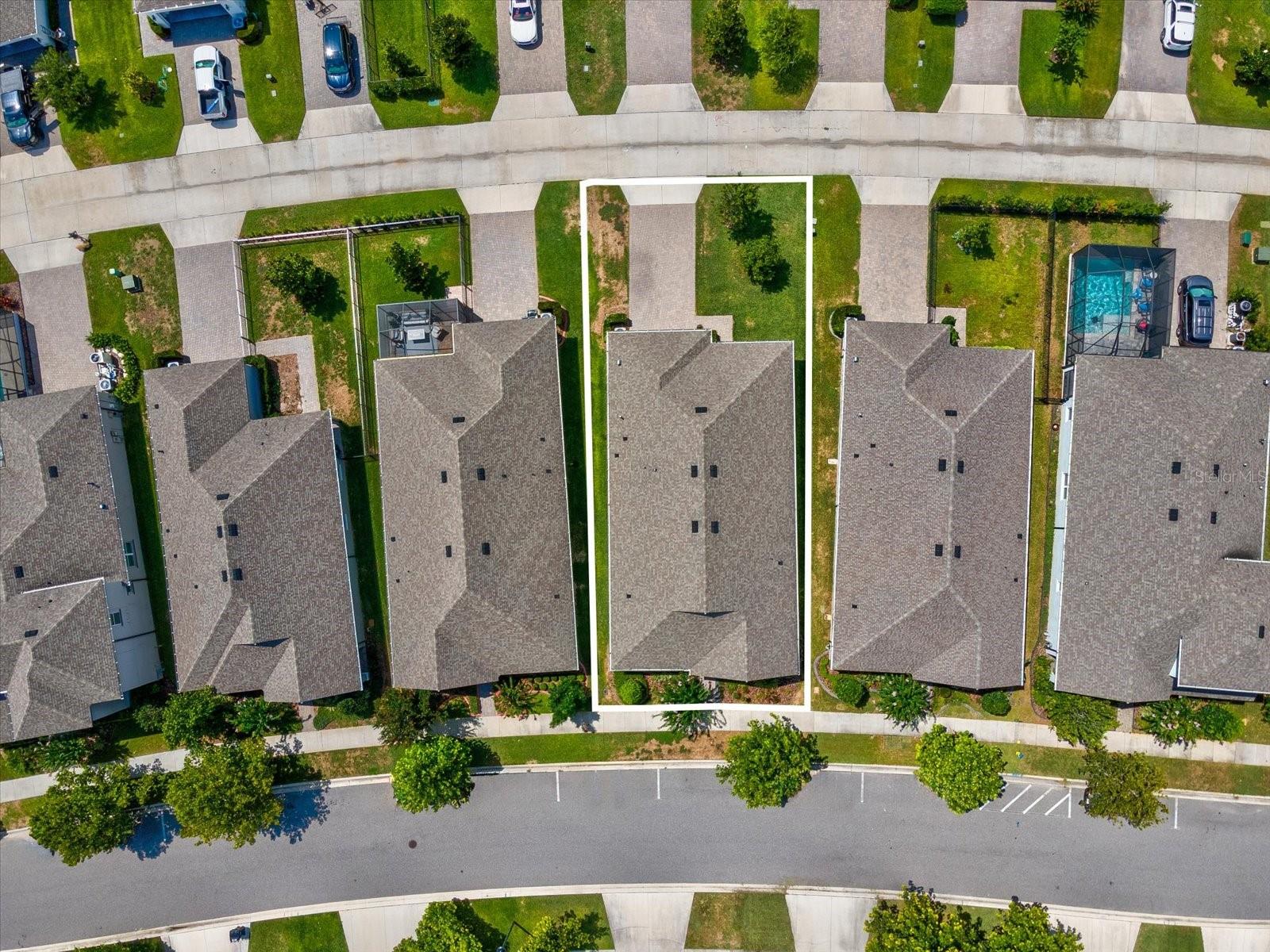 Listing photo id 44 for 3897 Villamore Lane