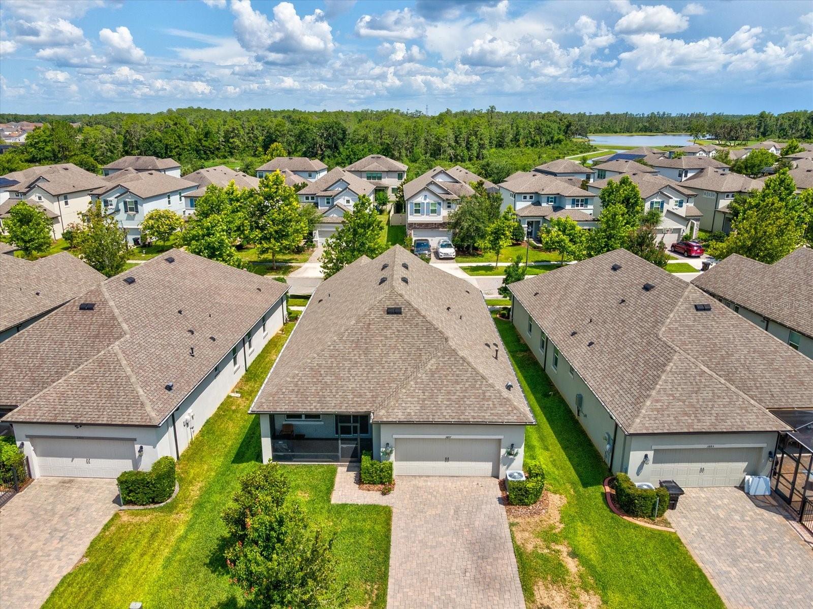 Listing photo id 52 for 3897 Villamore Lane