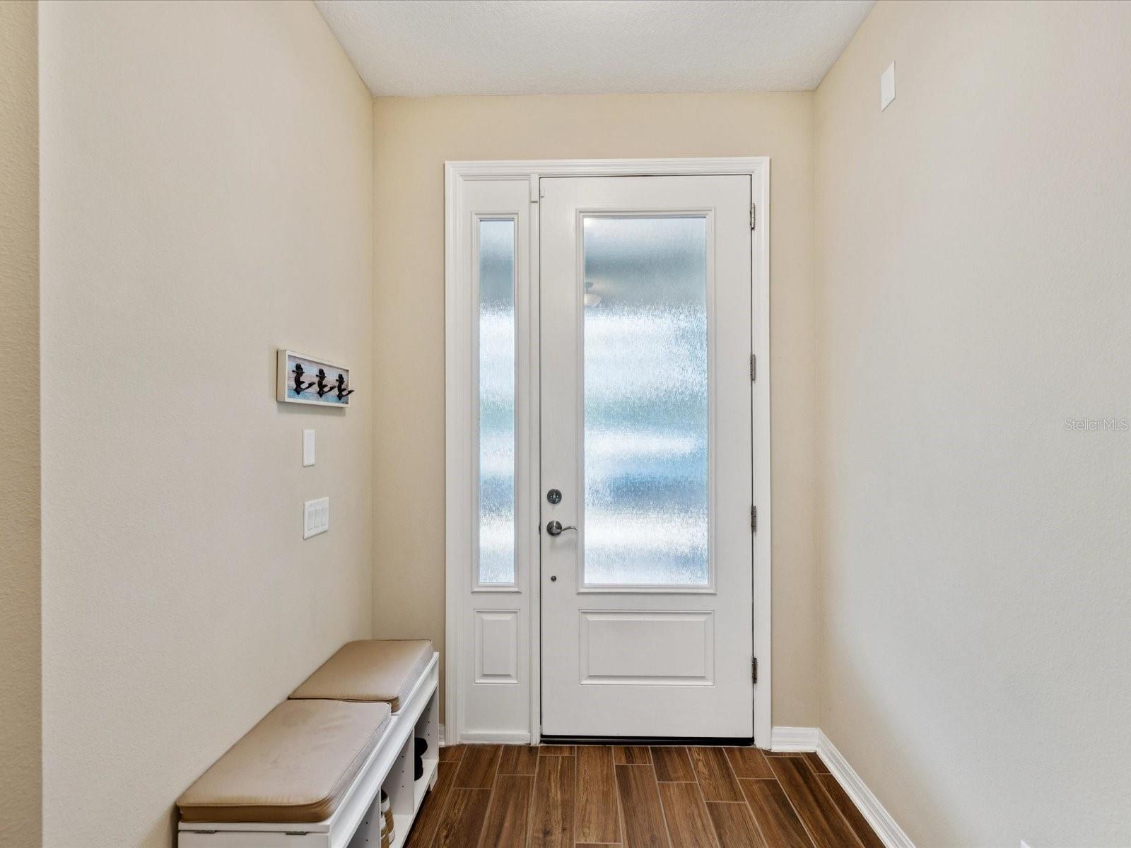 Listing photo id 5 for 3897 Villamore Lane