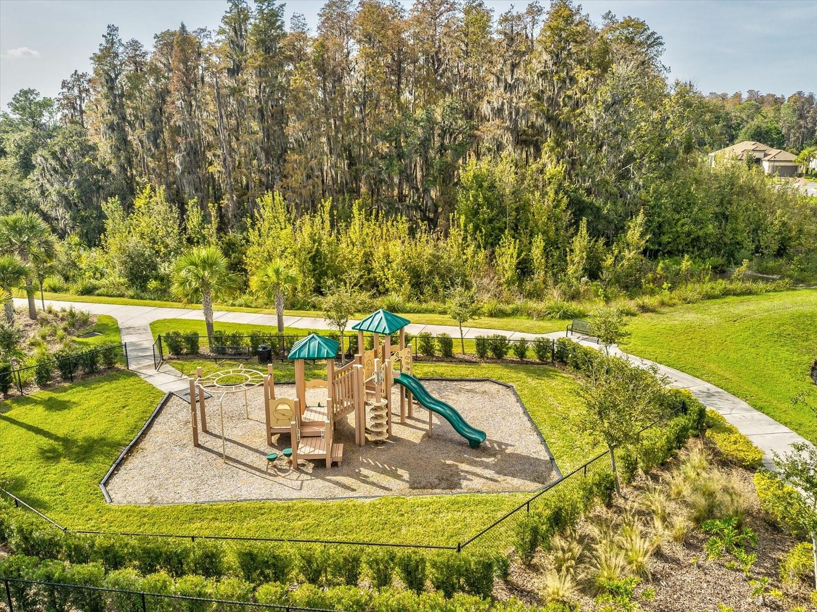 Listing photo id 75 for 3897 Villamore Lane