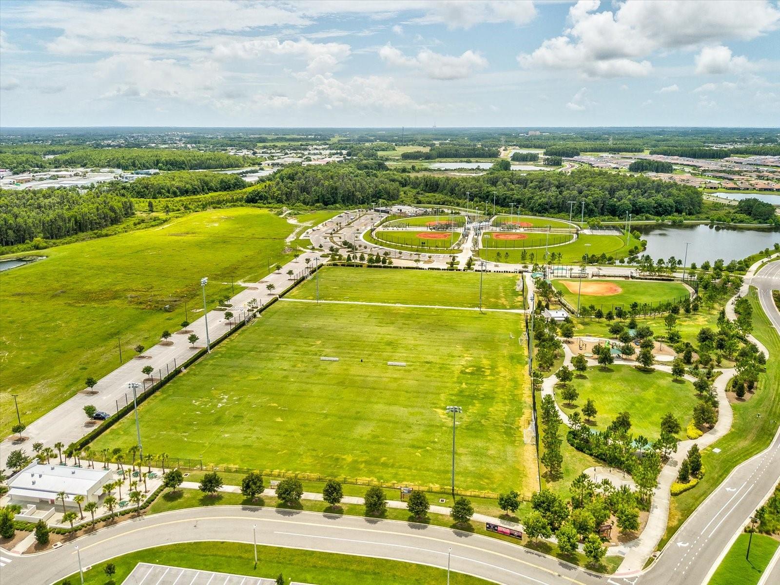 Listing photo id 82 for 3897 Villamore Lane