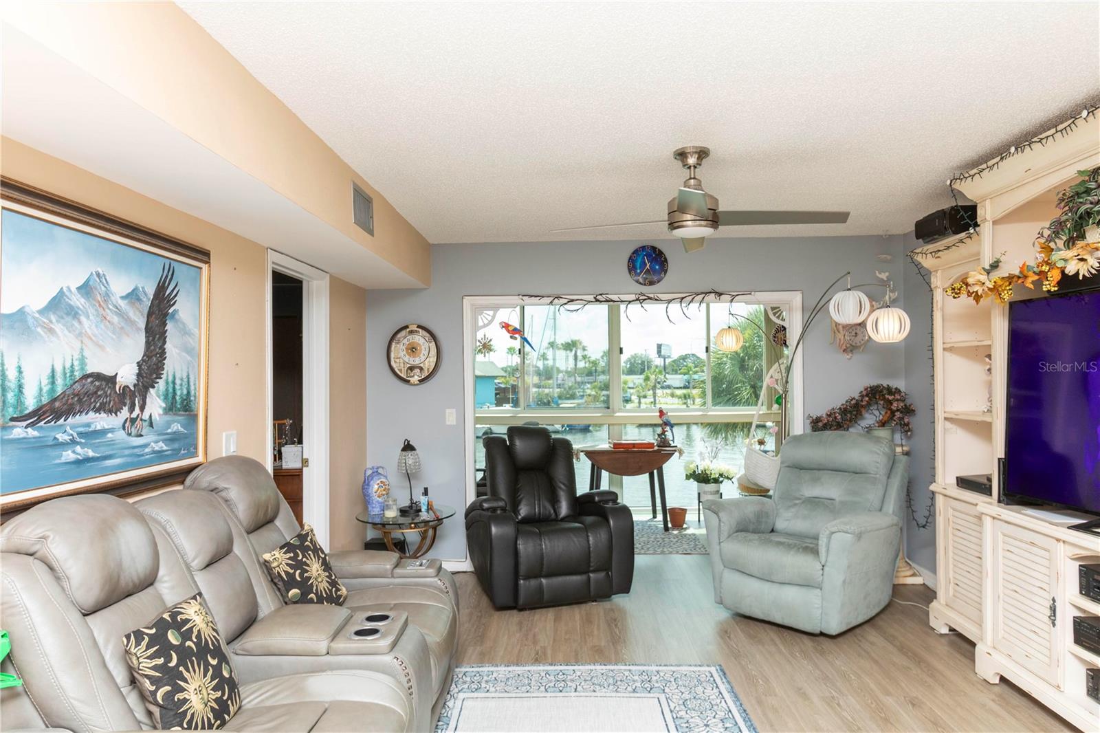 Image 11 of 42 For 4939 Floramar Terrace 203