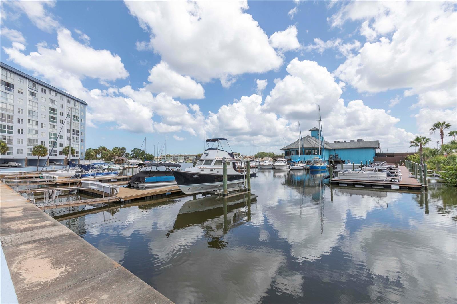 Image 22 of 42 For 4939 Floramar Terrace 203