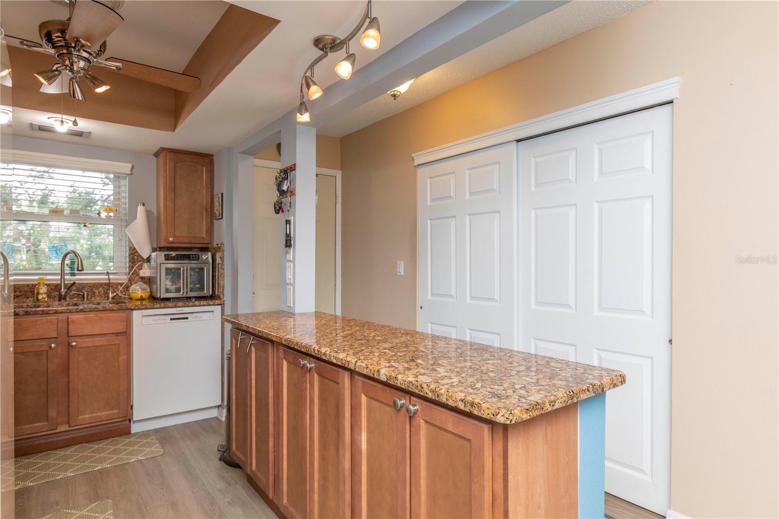 Image 6 of 42 For 4939 Floramar Terrace 203