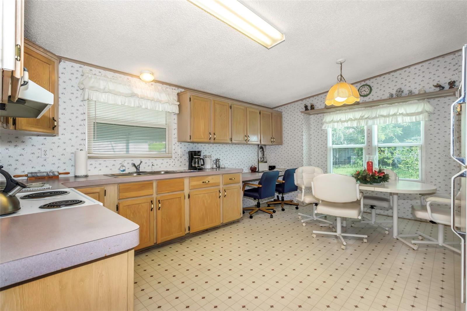 Image 7 of 27 For 5641 Columbia Drive