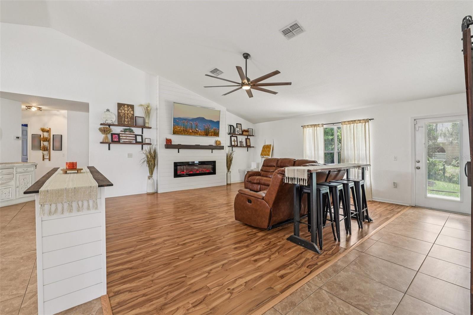 Image 15 of 78 For 2251 Evenglow Avenue