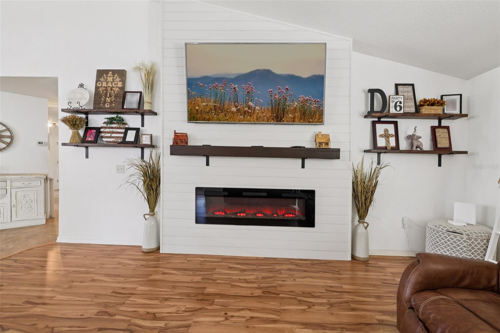 Image 16 of 78 For 2251 Evenglow Avenue