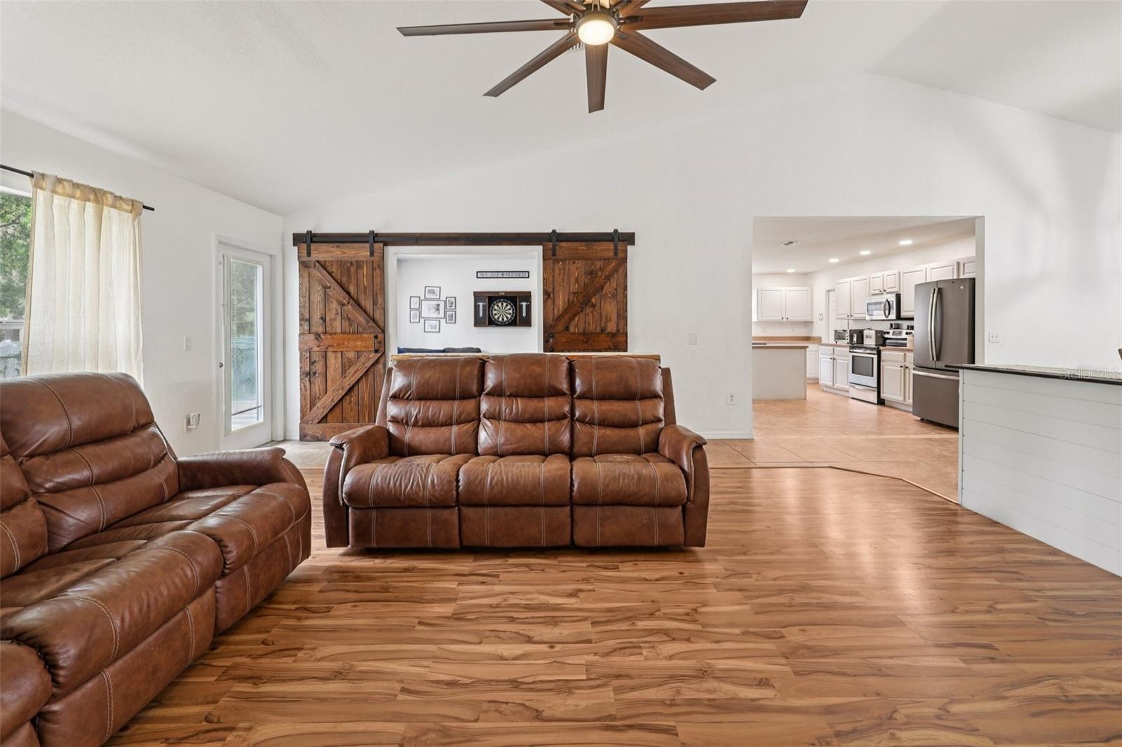 Image 18 of 78 For 2251 Evenglow Avenue