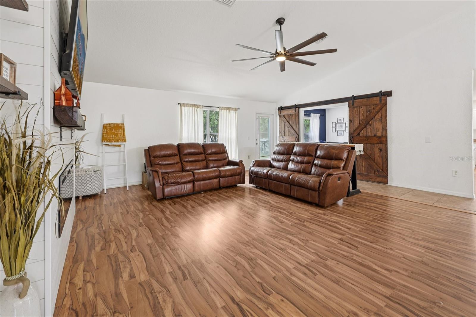 Image 19 of 78 For 2251 Evenglow Avenue
