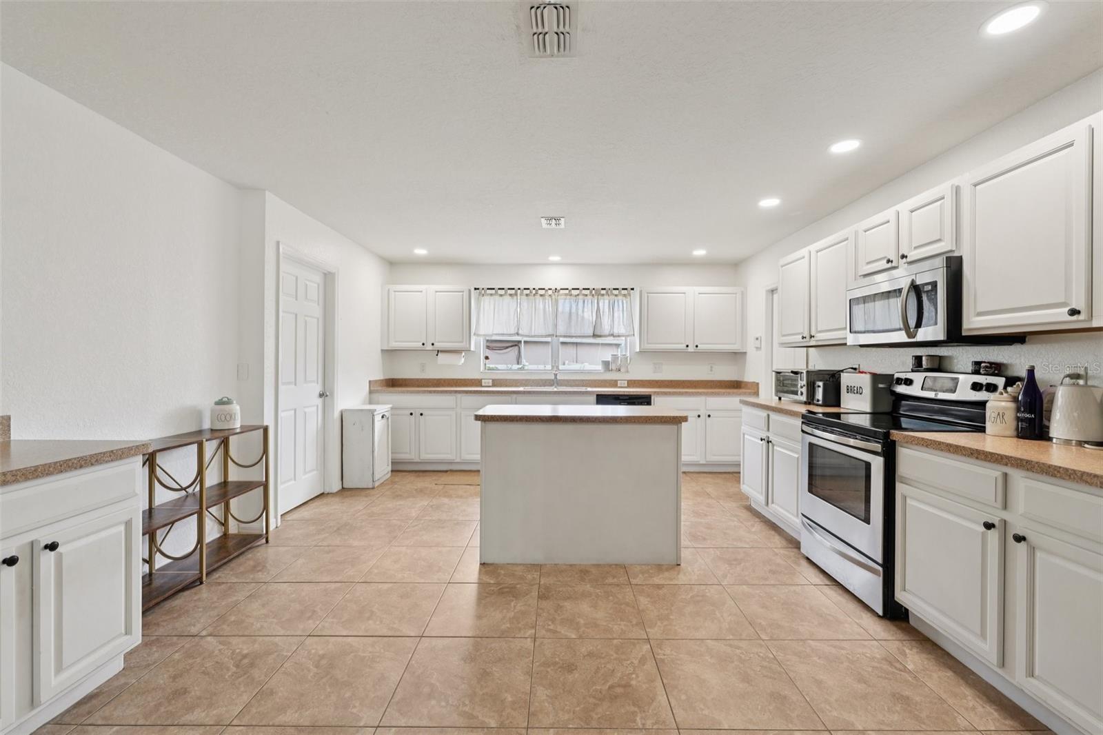Image 30 of 78 For 2251 Evenglow Avenue