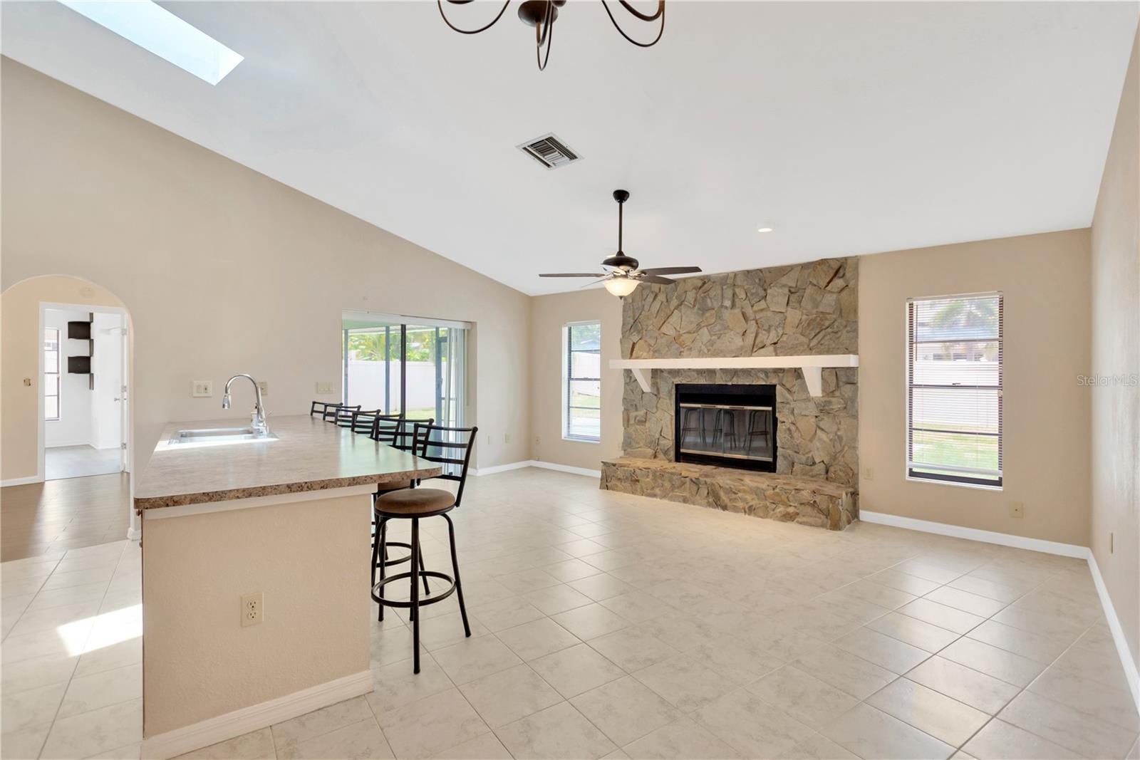 Image 13 of 24 For 5021 Bridgeport Drive